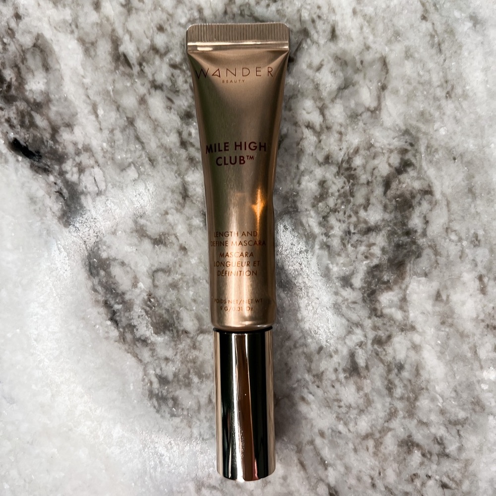 WANDER BEAUTY
MILE HIGH CLUB - LENGTH & DEFINE MASCARA. SHADE: JET BLACK
NEW